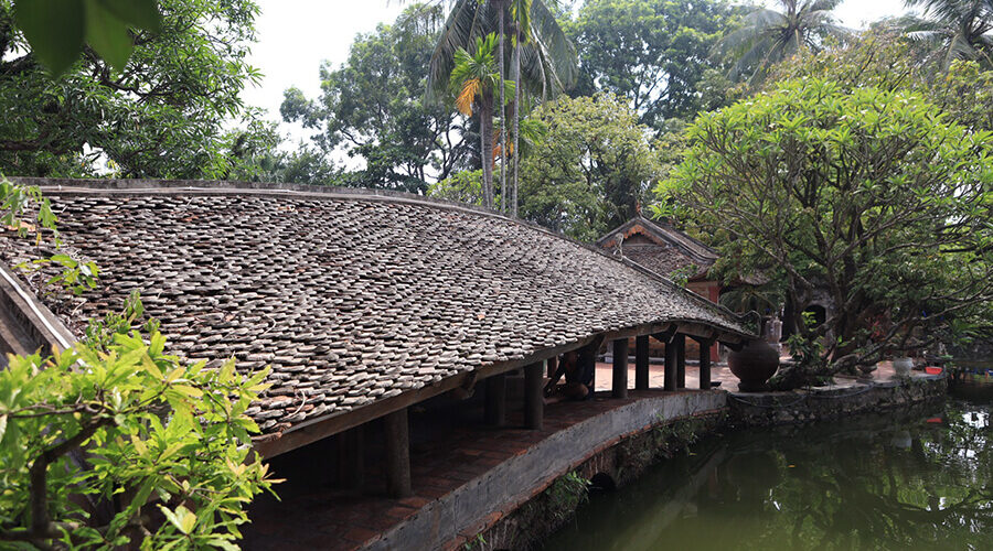 bridge in Thay Temple
