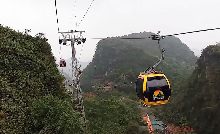 cable car in Huong pagoda