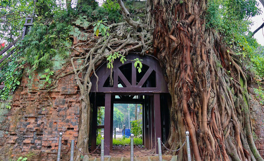 gate in Son Tay ancient citadel