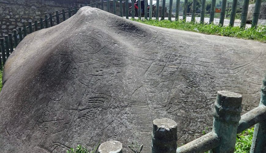 Sapa Ancient Rock Field