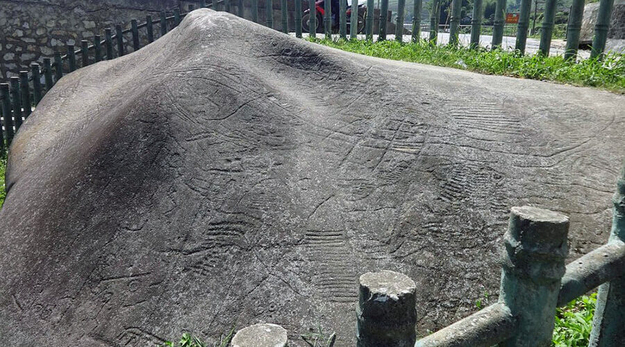Sapa Ancient Rock Field