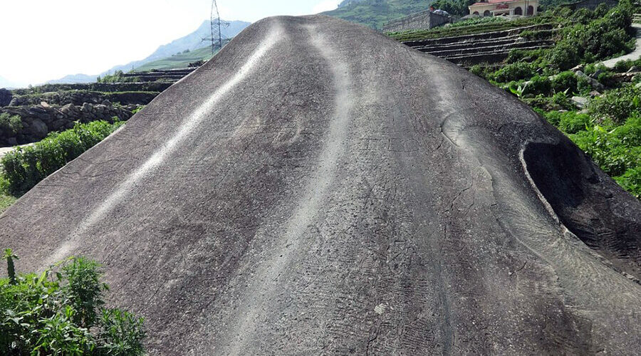 Sapa Ancient Rock Field