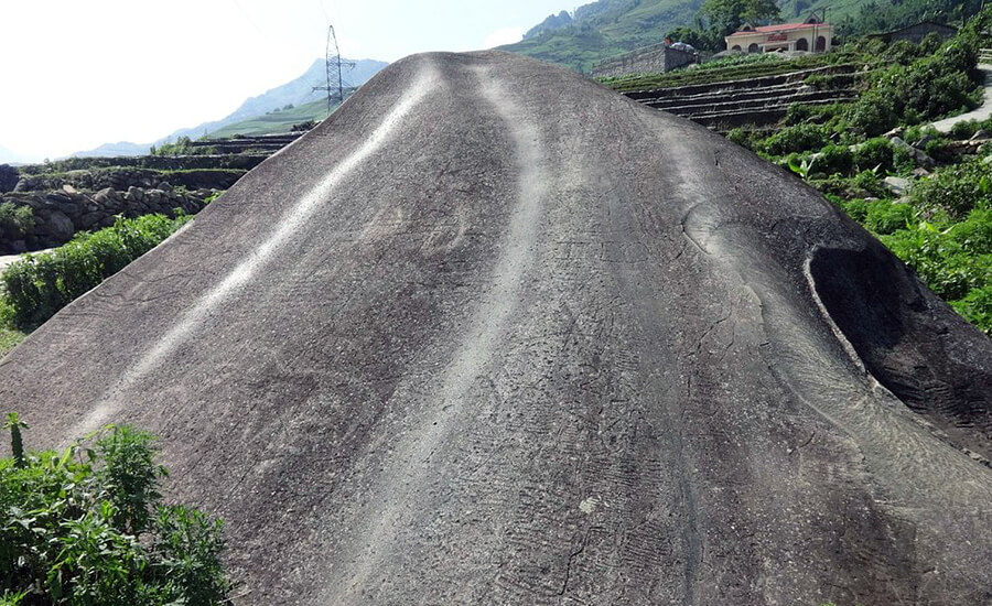 Sapa Ancient Rock Field