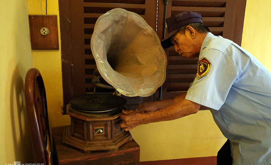 music player in Bien Hoa ancient citadel