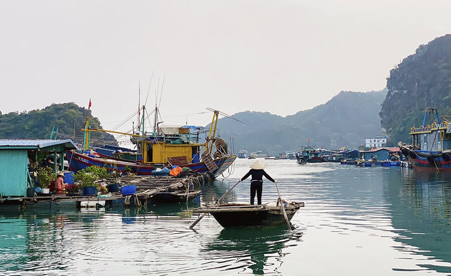 Cai Beo fishing village in Lan Ha Bay
