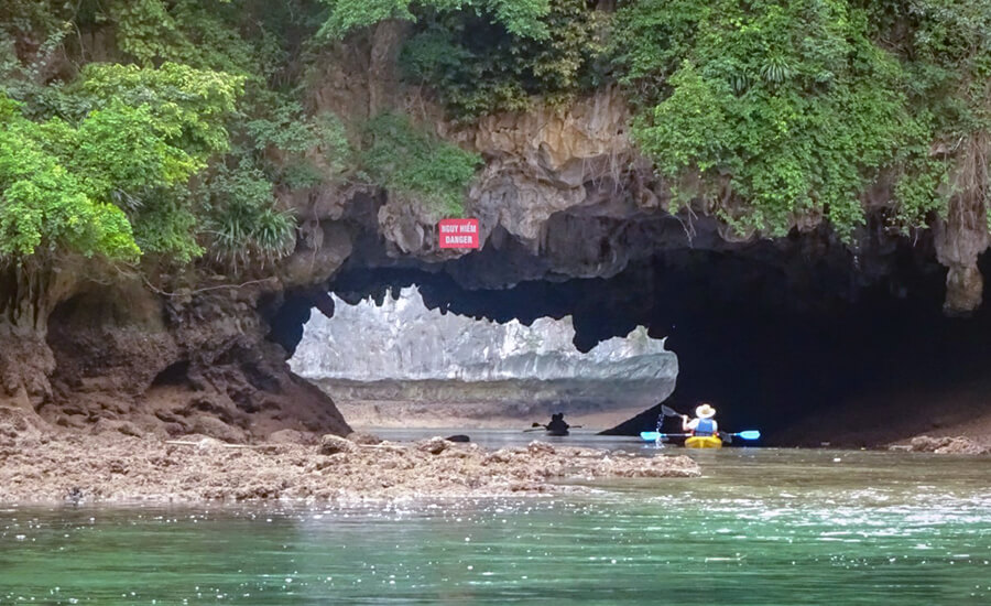 Sang - Toi cave