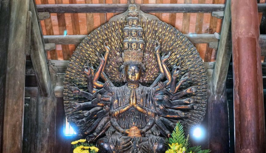 Guanyin statue in Thap But Pagoda