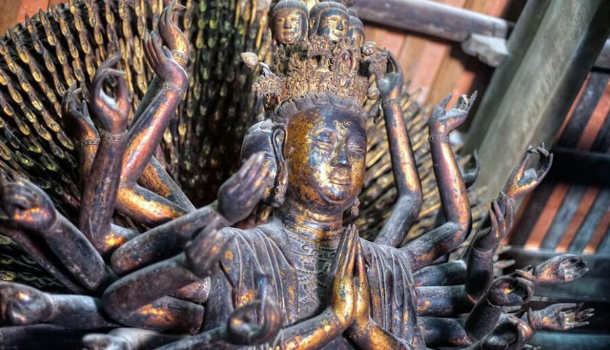 Guanyin statue in Thap But Pagoda