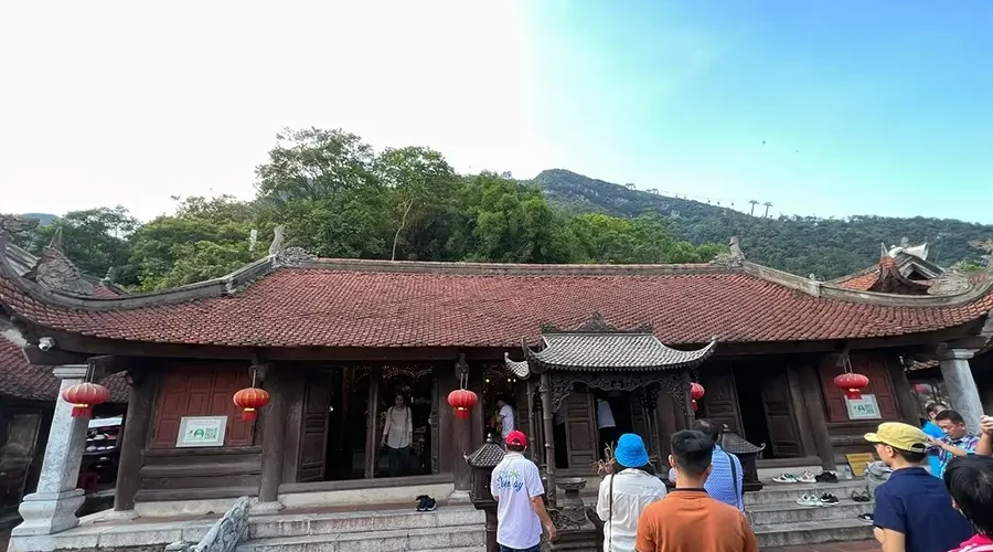 Hoa Yen Pagoda