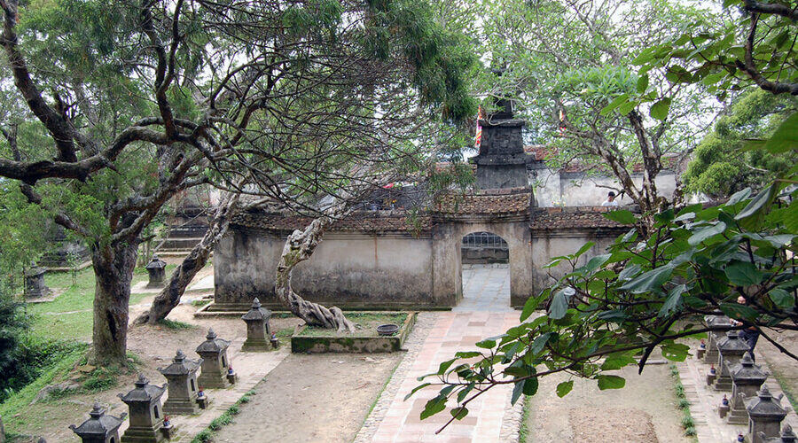 Hue Quang tower