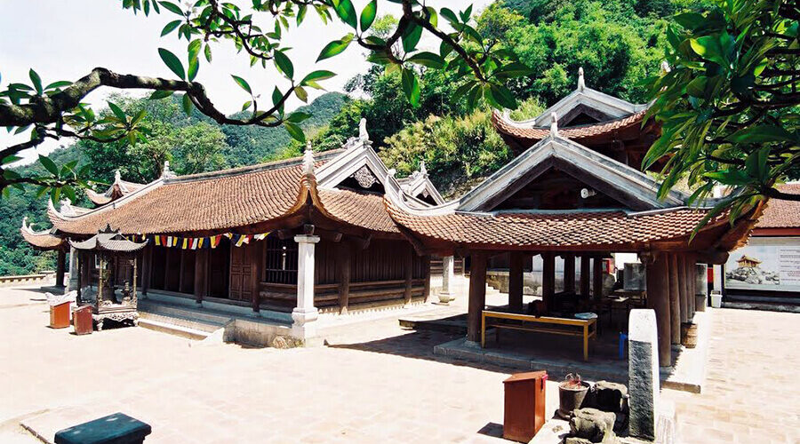 Hoa Yen pagoda