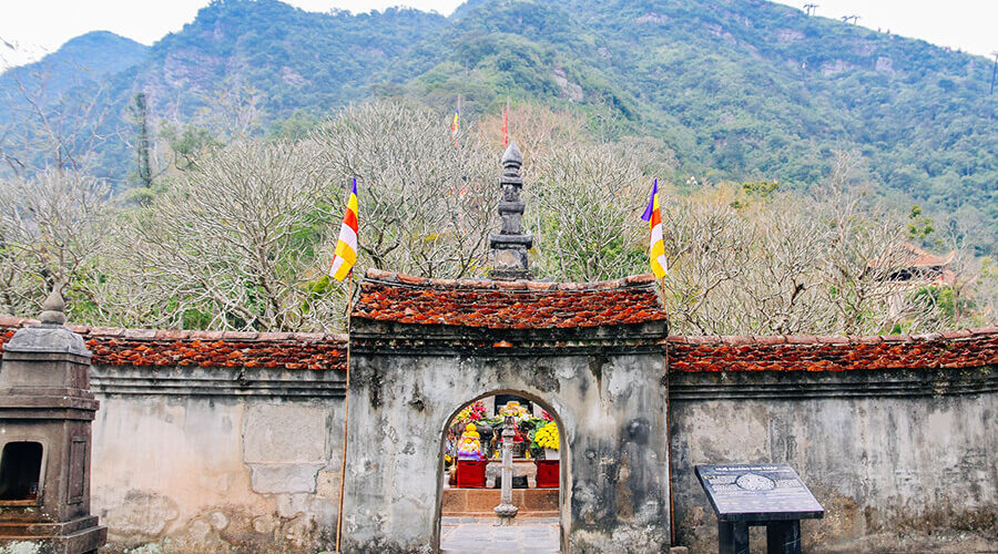 Hoa Yen pagoda