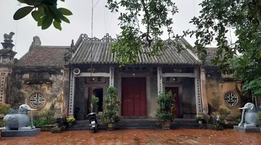 communal house in Nom Village