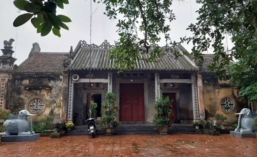 communal house in Nom Village