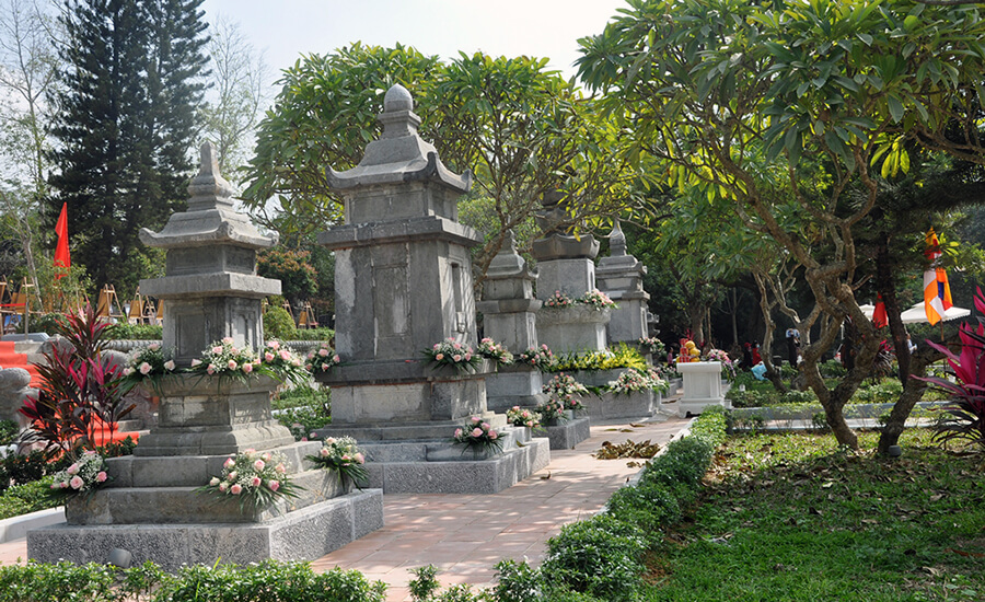 Quynh Lam Pagoda
