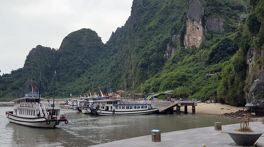 Thien Cung grotto