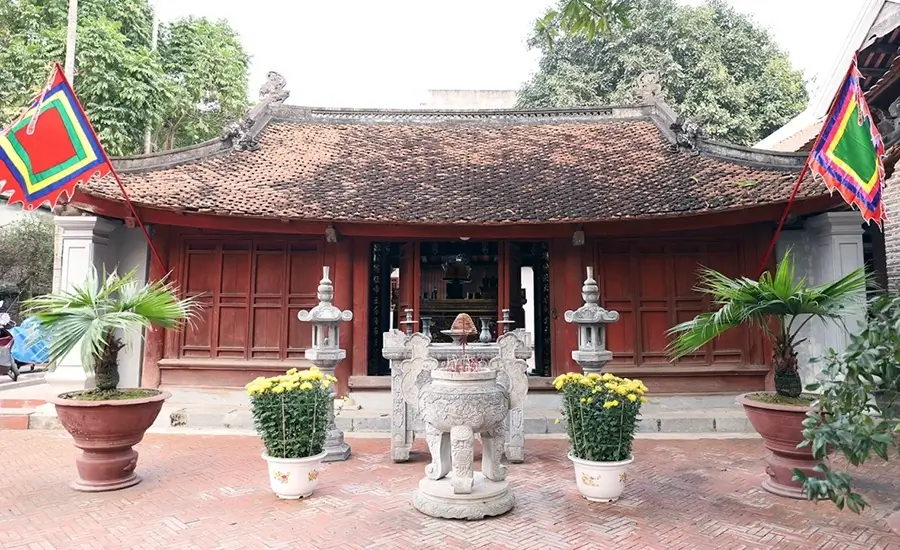 Van Tu in Hang Kenh Communal House