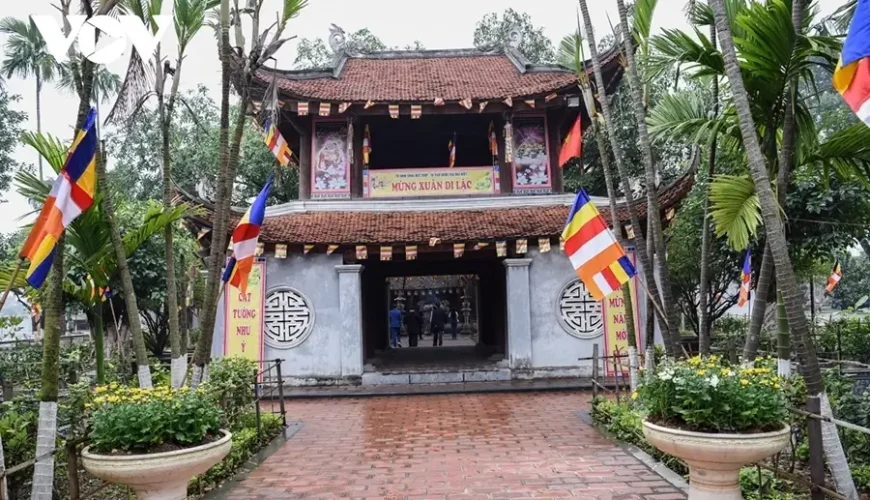 Visit But Thap Pagoda - admire the national treasure