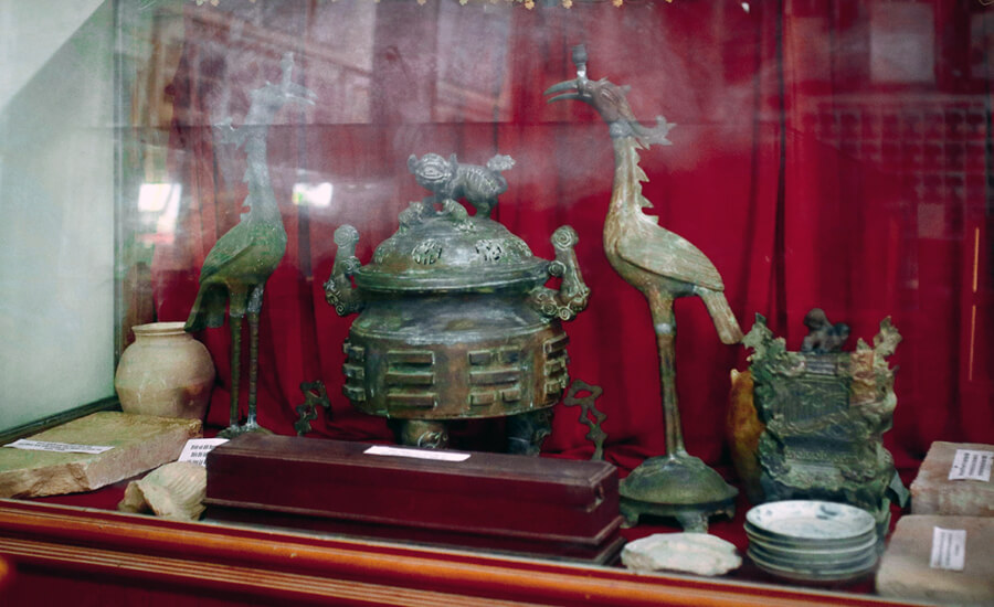 ancient relics in Do temple