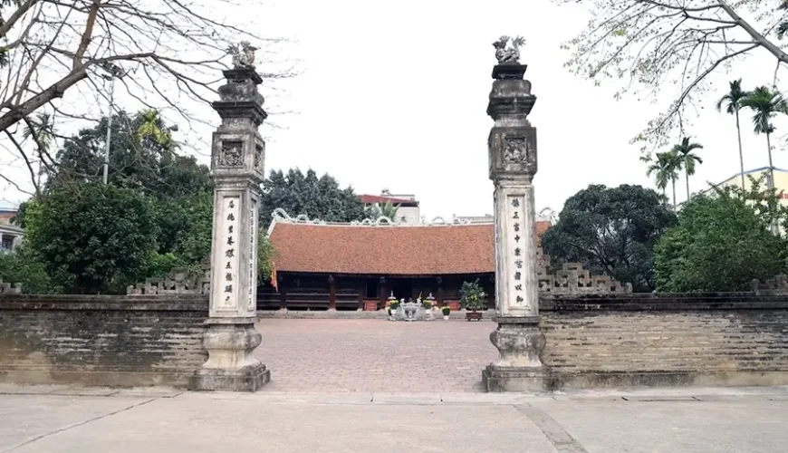 Hang Kenh communal house carved with nearly 400 dragons