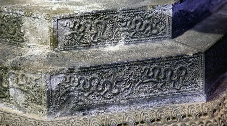 pedestal base