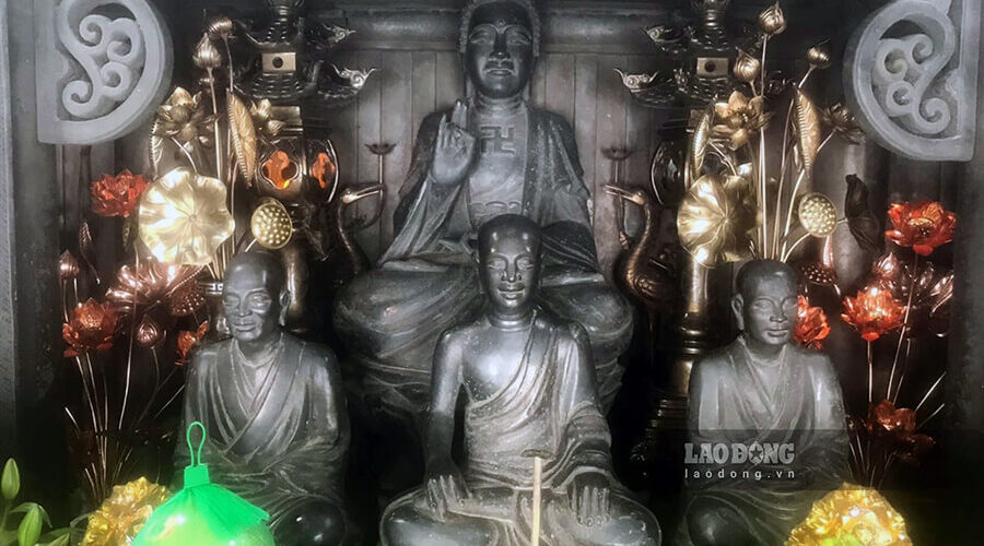 altar of Dong pagoda