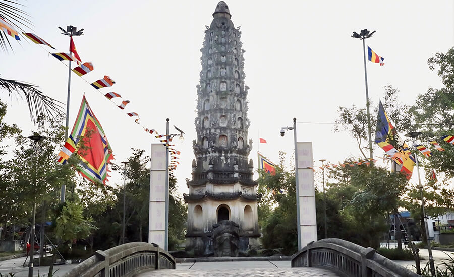 nine-story lotus tower in Co Le Pagoda