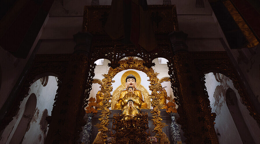main hall in Co Le Pagoda