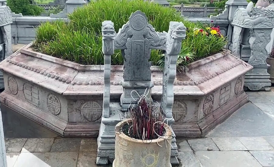 Tomb of Goddess Lieu Hanh