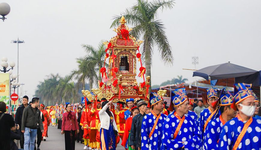 Seal Opening Ceremony in Tran Royal Temple