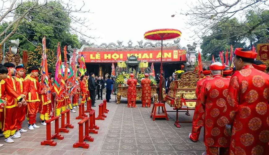 Seal Opening Ceremony in Tran Royal temple