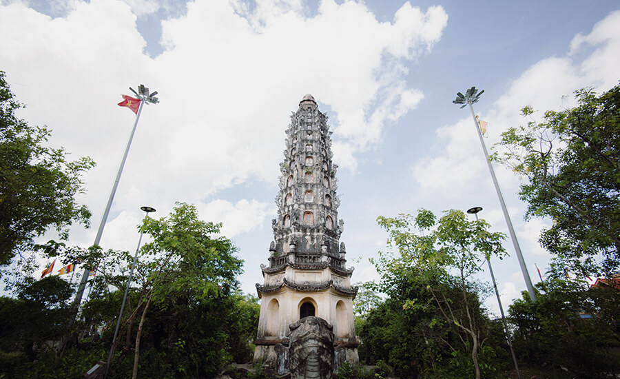 nine-story lotus tower