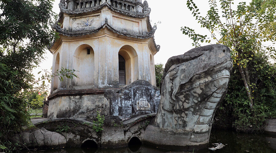 nine-story lotus tower in Co Le Pagoda