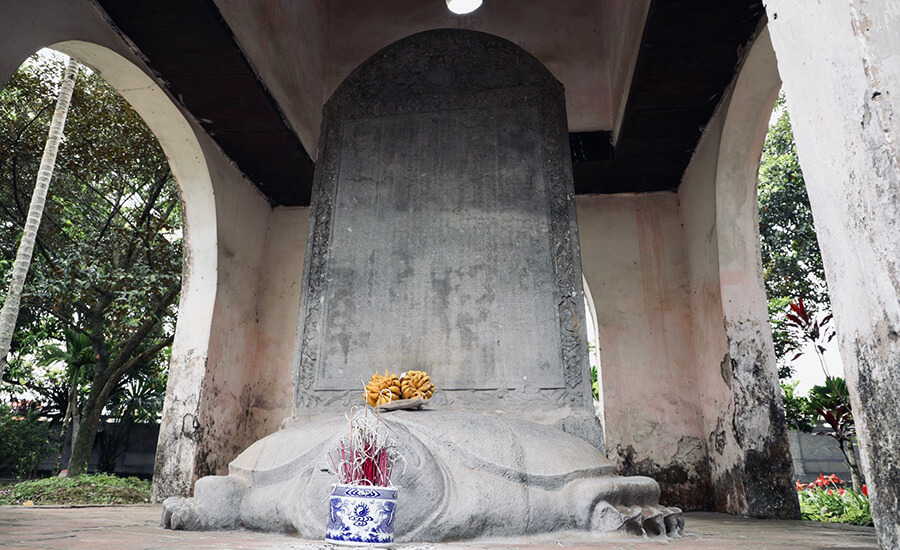 stone stela in Pho Minh Pagoda