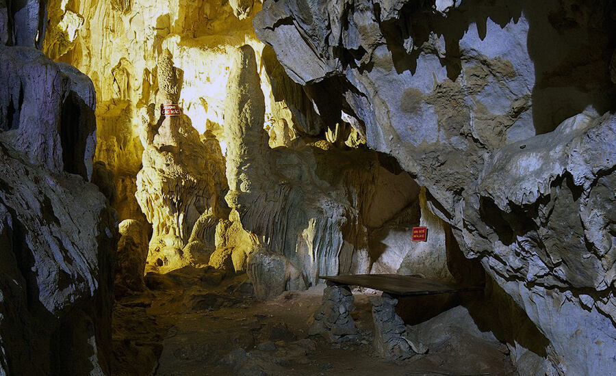 Coc Bo cave