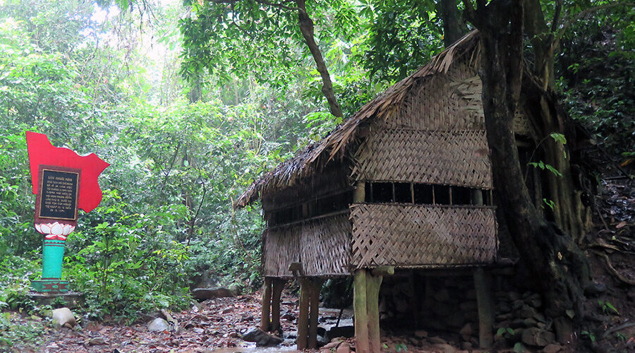 Khuoi Nam hut