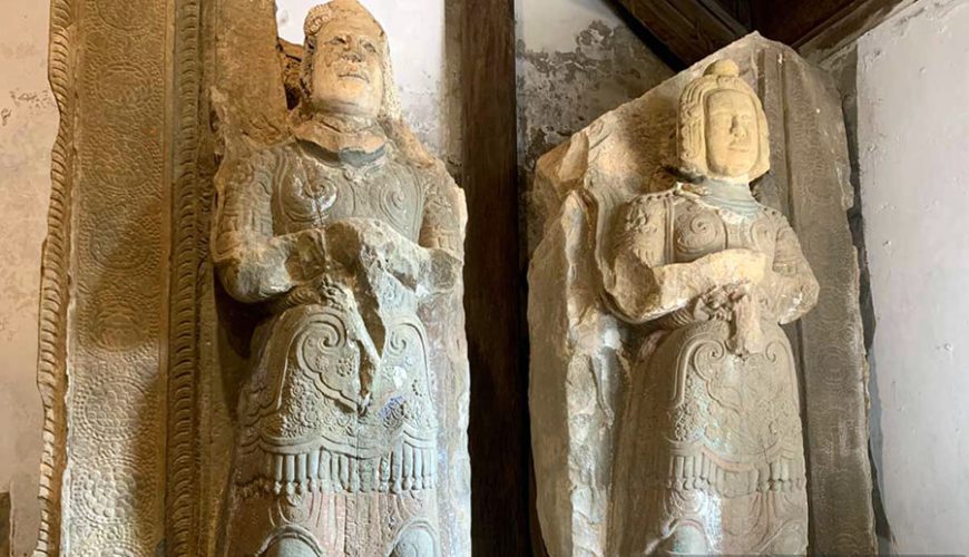 Vajrapani statues