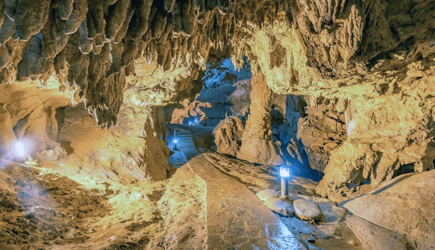 Nguom Ngao Cave