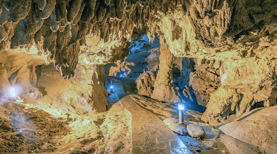 Nguom Ngao Cave