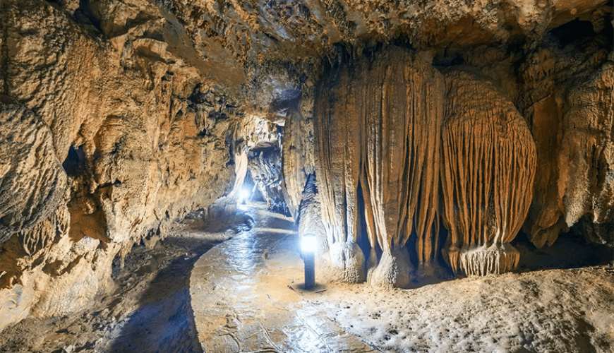 Nguom Ngao Cave