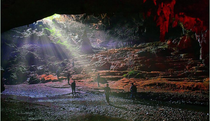Nguom Ngao Cave