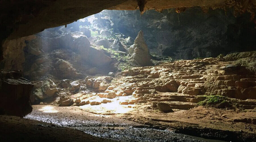 Nguom Ngao Cave