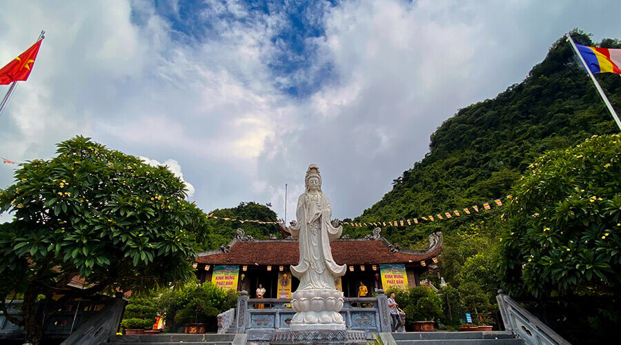 Phat Tich Truc Lam Ban Gioc Pagoda