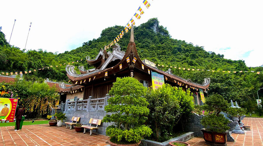 Phat Tich Truc Lam Ban Gioc Pagoda