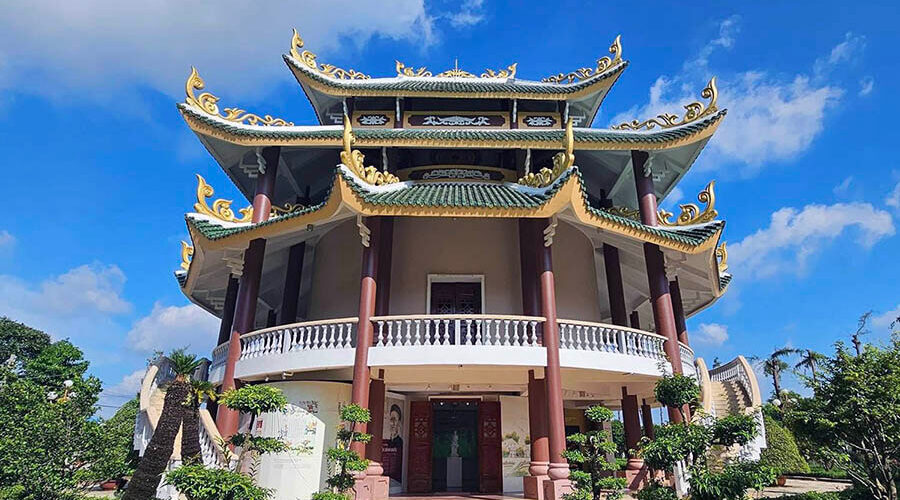 new temple and tomb of Nguyen Dinh Chieu