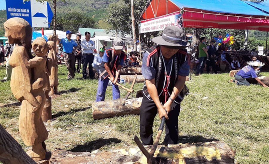 Fascinated by the wild beauty of Chu Dang Ya volcano