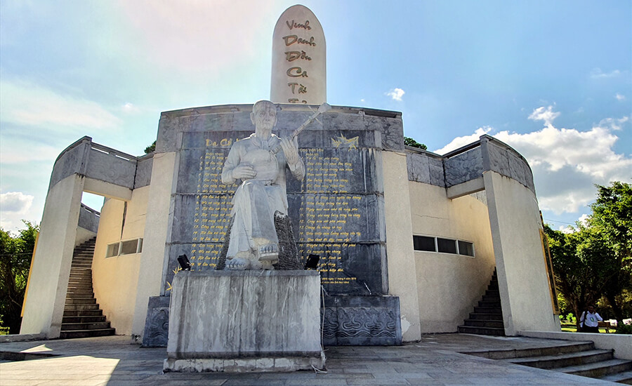 memorial area of ​​musician Cao Van Lau