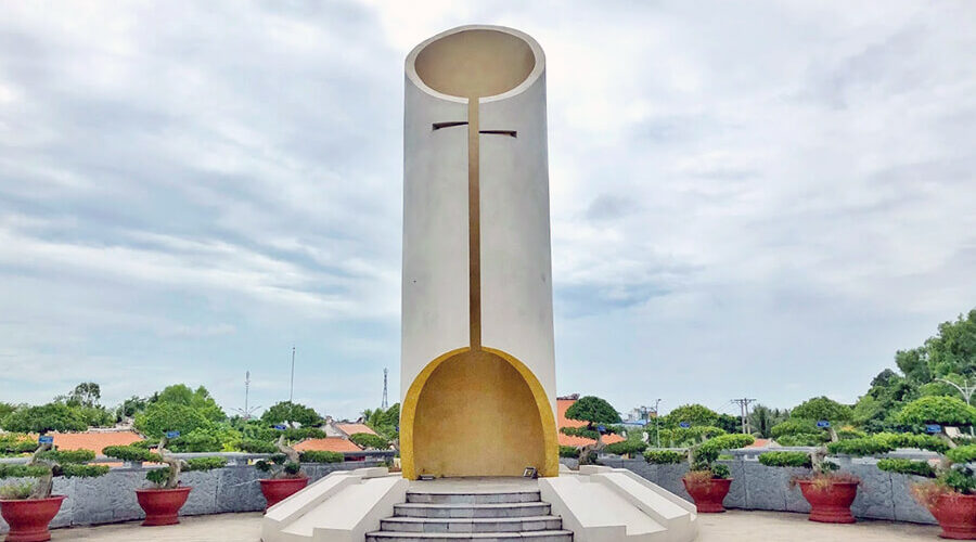 Cao Van Lau musician memorial area