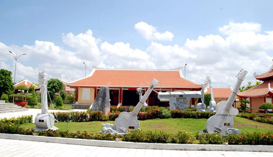 Cao Van Lau musician memorial area