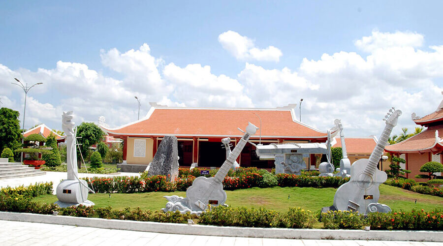 Cao Van Lau musician memorial area